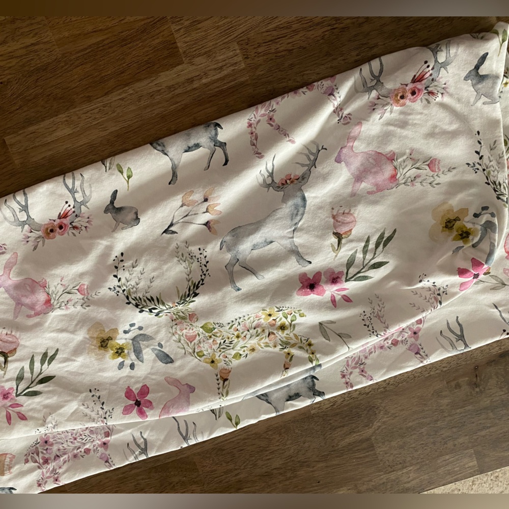 Oilo| Fitted crib sheet| Like new condition. - Picture 2 of 4
